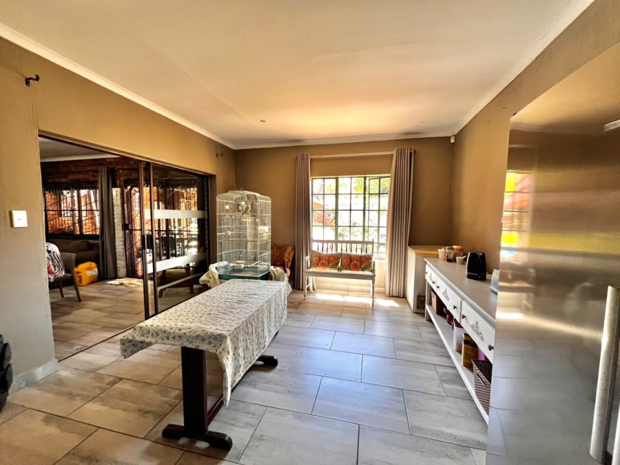To Let 4 Bedroom Property for Rent in Cashan North West